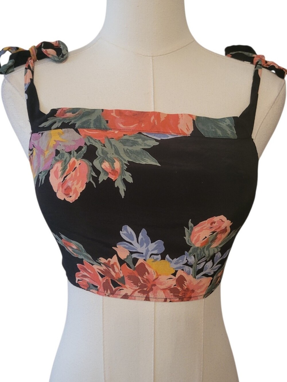 Reformation Black Floral Crop Smocked Top Size‎ 4